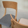 VESKOR Confezione da 2 o 4 sedie da pranzo Lucas in rovere massiccio, rivestimento grigio o beige