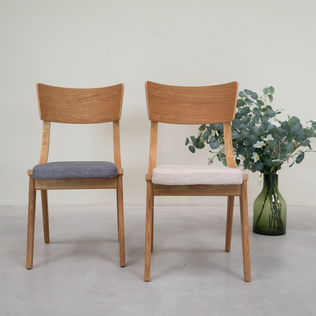 VESKOR Confezione da 2 o 4 sedie da pranzo Lucas in rovere massiccio, rivestimento grigio o beige