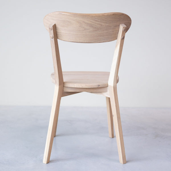NordicStory Set Escandi 3 tavolo in legno massiccio e due sedie ISKU