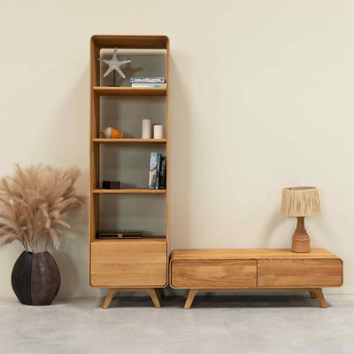 Credenza in legno massiccio NordicStory Geneva in rovere, 120 x 45 x 36,5 cm.