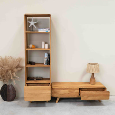 Credenza in legno massiccio NordicStory Geneva in rovere, 120 x 45 x 36,5 cm.