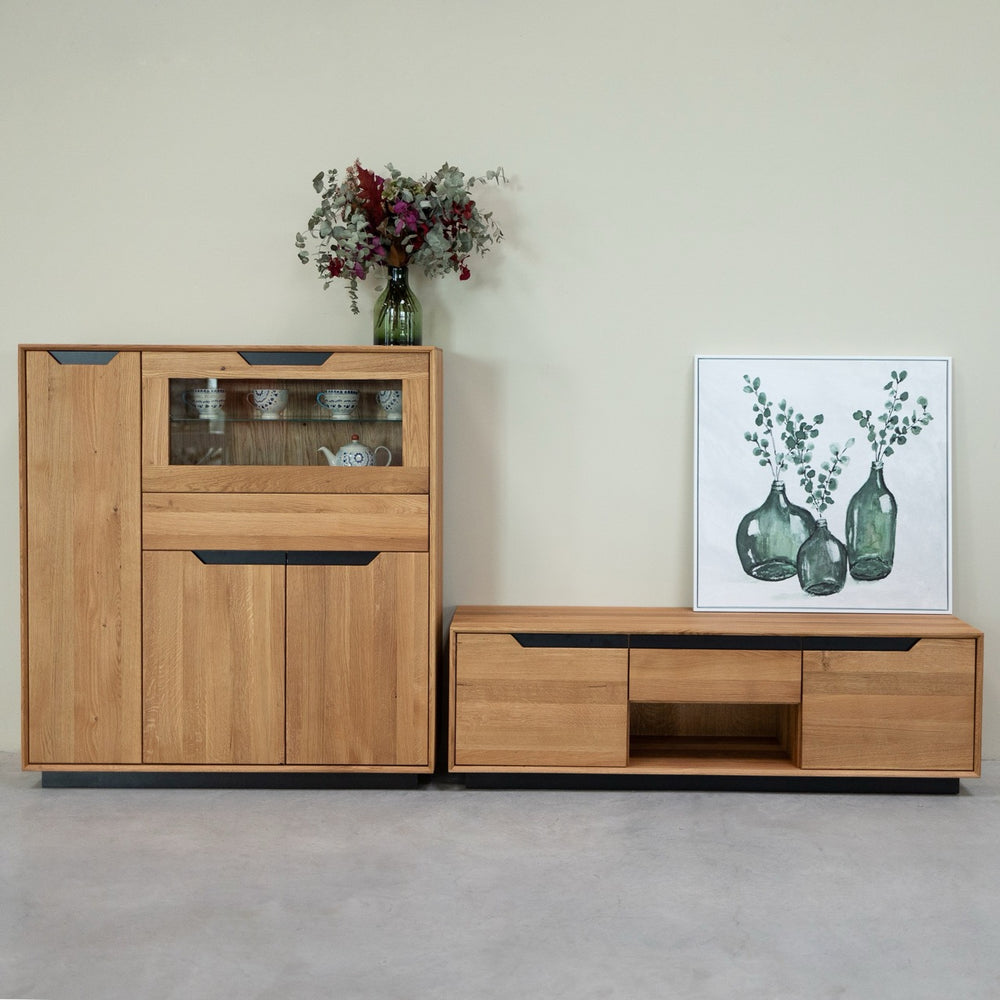 NordicStory Vetrina in legno massiccio di quercia Bremen 3, 124 x 38 x 134 cm.