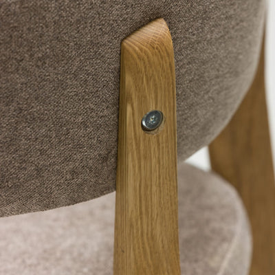 Veskor Confezione da 2 o 4 sedie da pranzo Claus in rovere massiccio, rivestite in rovere grigio o marrone.Store