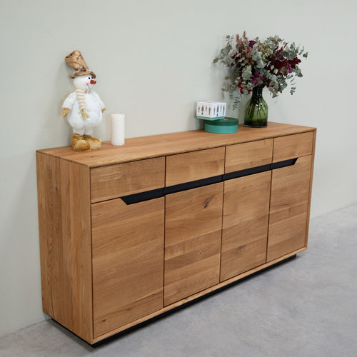Credenza in legno massiccio NordicStory Bremen, rovere, 180 x 42 x 90 cm.