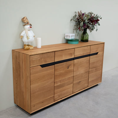 Credenza in legno massiccio NordicStory Bremen, rovere, 180 x 42 x 90 cm.