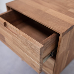 Comodino Escandi in legno massiccio di rovere
