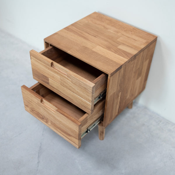 Comodino Escandi in rovere massiccio, 40 x 40 x 52 cm | NordicStory