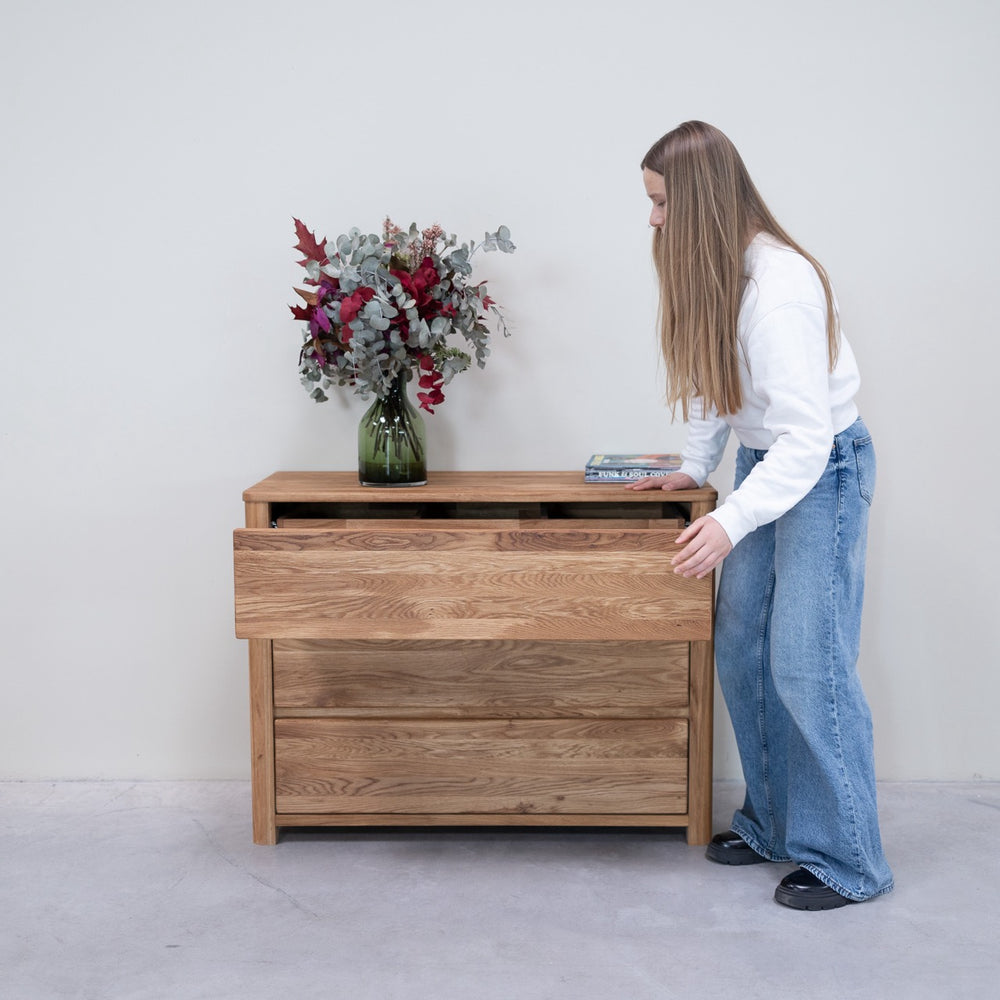 Cassettone Elsa in rovere massiccio