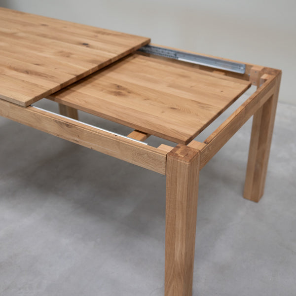 Tavolo da pranzo allungabile in rovere massiccio L2