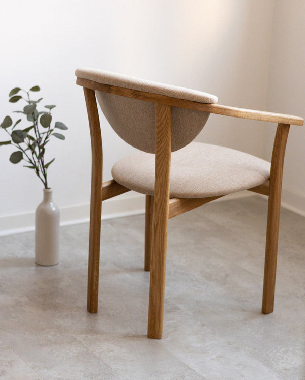 Confezione da 2 o 4 sedie da pranzo Alexis, struttura in rovere massiccio, rivestimento beige | NordicStory