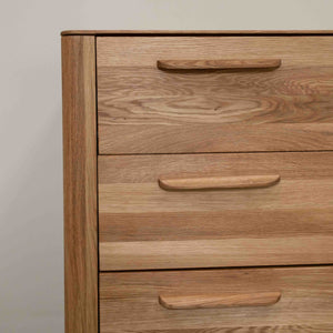 Comò in rovere massiccio Atlanta, 120 x 46,8 x 78,6 cm | NordicStory