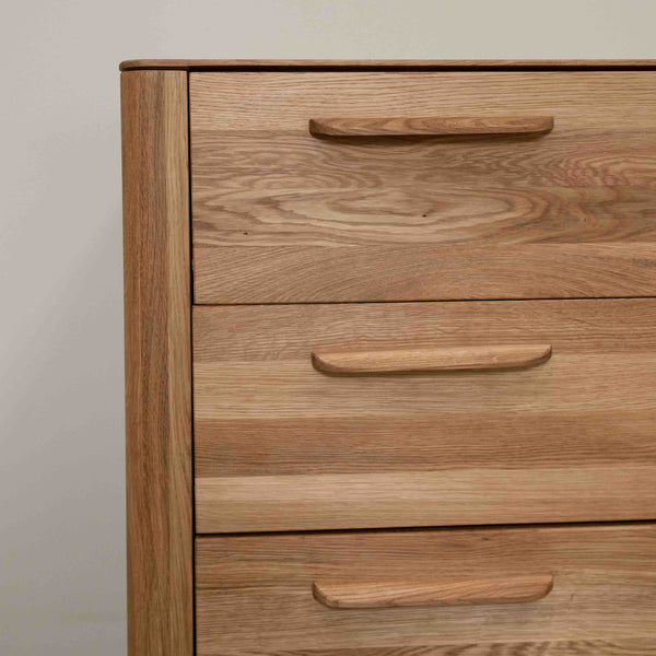 Comò in rovere massiccio Atlanta, 120 x 46,8 x 78,6 cm | NordicStory