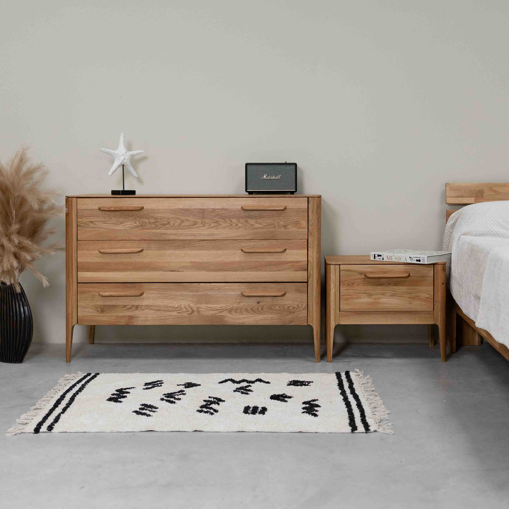 Comò in rovere massiccio Atlanta, 120 x 46,8 x 78,6 cm | NordicStory