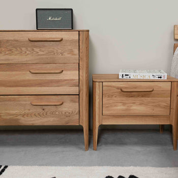 Comò in rovere massiccio Atlanta, 120 x 46,8 x 78,6 cm | NordicStory