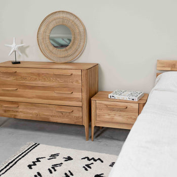 Comò in rovere massiccio Atlanta, 120 x 46,8 x 78,6 cm | NordicStory