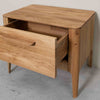 Comodino Atlanta in rovere massiccio, 56,2 x 38,2 x 47 cm | NordicStory
