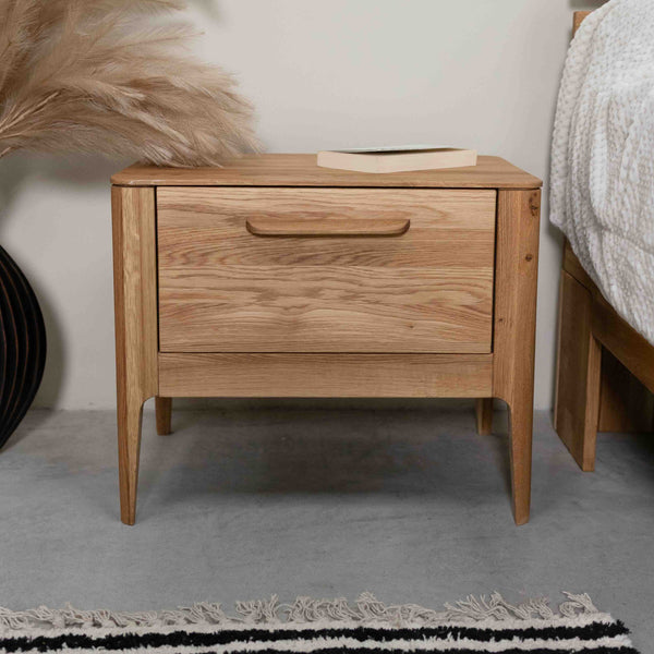 Comodino Atlanta in rovere massiccio, 56,2 x 38,2 x 47 cm | NordicStory