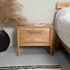 Comodino Atlanta in rovere massiccio, 56,2 x 38,2 x 47 cm | NordicStory