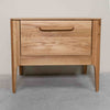 Comodino Atlanta in rovere massiccio, 56,2 x 38,2 x 47 cm | NordicStory