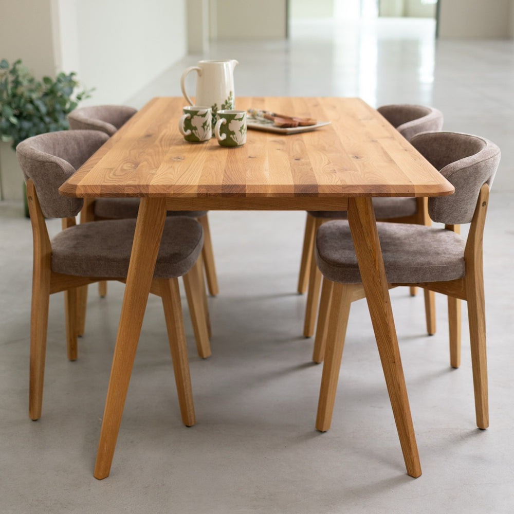 Mesa rectangular de comedor de madera maciza de roble Geneva | NordicStory