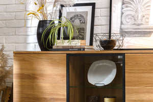 Cassettiera in rovere massiccio NordicStory Moritz 2, 150 x 40 x 101,9 cm.