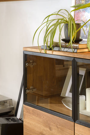 NordicStory Cassettiera in rovere massiccio con gambe in metallo nero Moritz