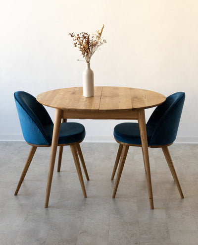 NordicStory Confezione da 4 sedie da pranzo trasparenti, struttura in rovere massiccio, rivestimento in blu Monako
